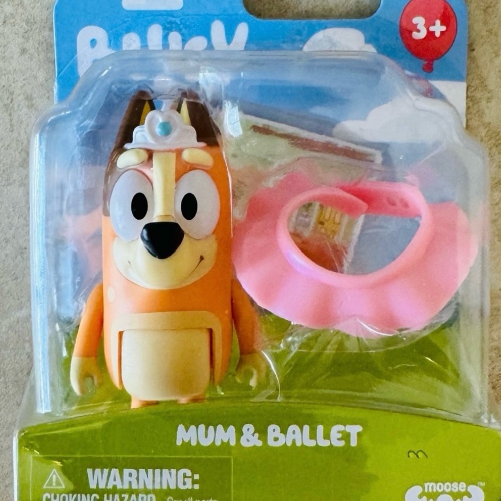 Bluey Easter Bundle-Bluey & Bingo Duo Stuffed Animals, Mum Figured, & Books - Picture 4 of 12